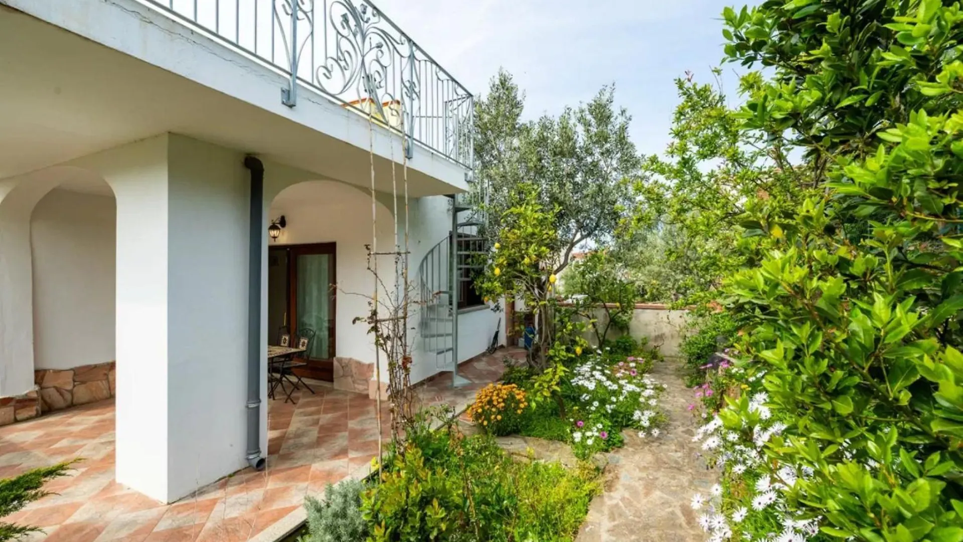 Two Room Flat With Stunning Terrace Near Budoni Tanaunella Apartamento